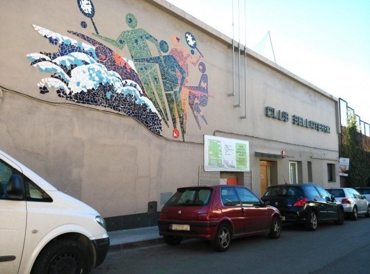 Espai on ja hi ha construït un centre mèdic buit