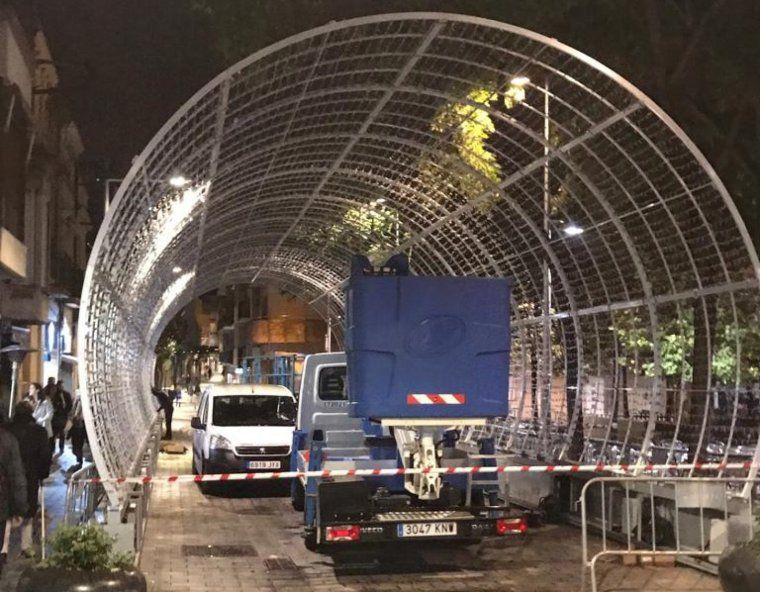 Inici de la construcció de l'illa de llum
