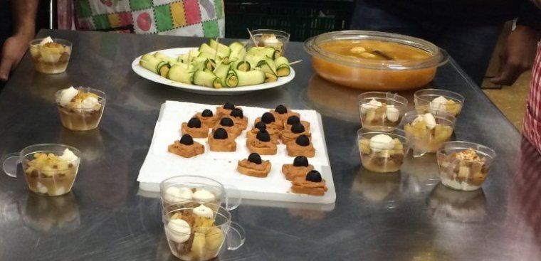 Els aperitius i les postres preparades durant el taller