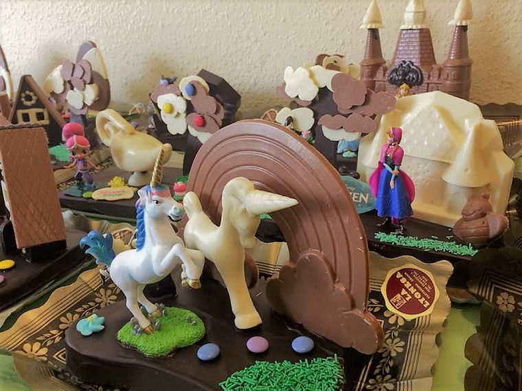 Mona de Pasqua amb un unicorn a la pastisseria Lyonesa de Rubí