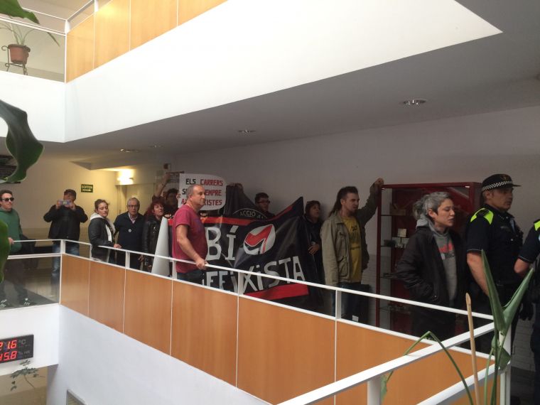 Protesta antifeixista per l'acte de VOX
