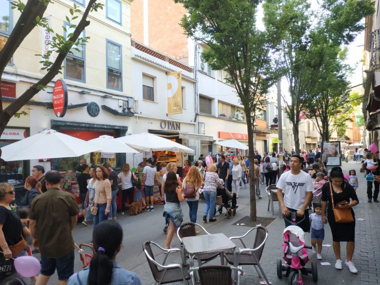 La Botiga al Carrer, amb presència intermitent dels ciutadans rubinencs