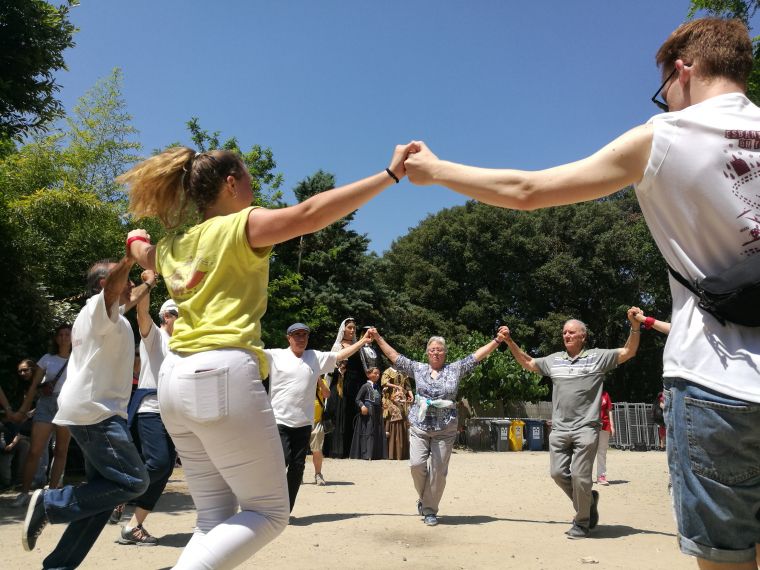 Ball de sardanes a l'esplanada de l'ermita de Sant Muç