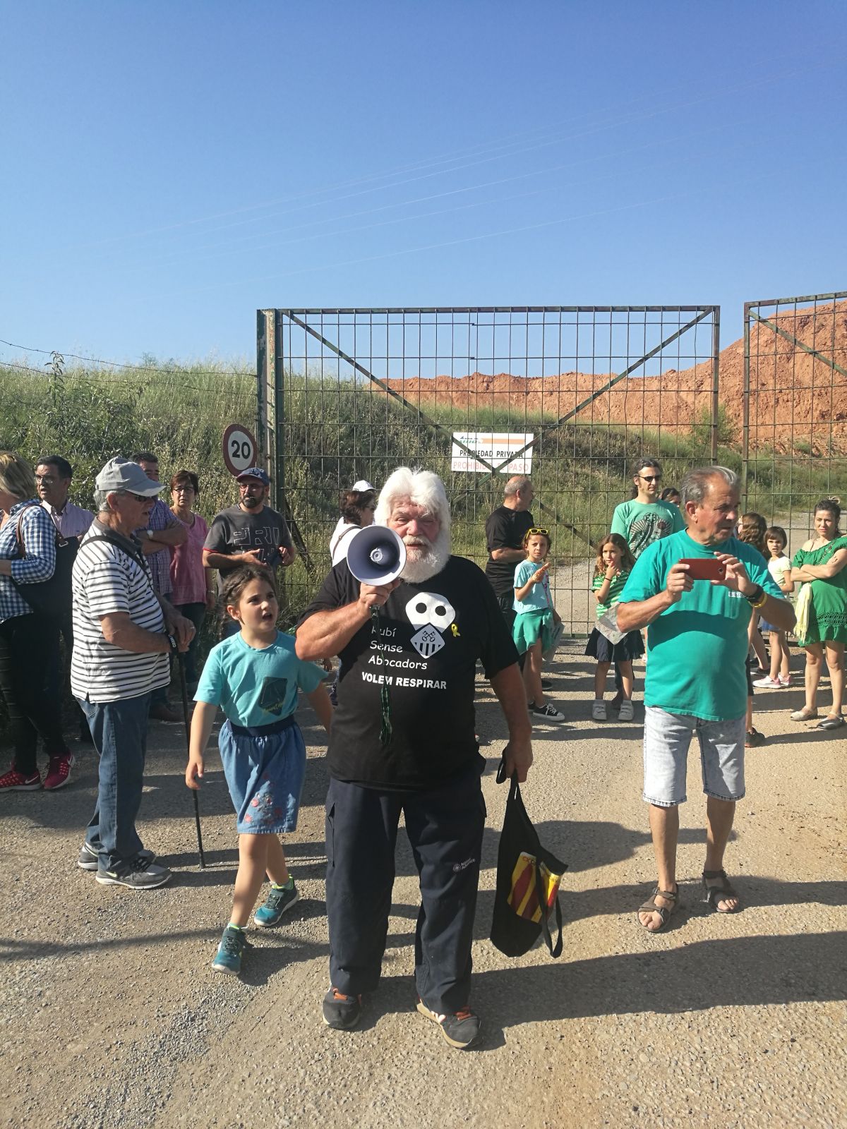 Joaquim Òdena, portaveu de la Plataforma Rubí sense Abocadors, en un moment de la seva intervenció