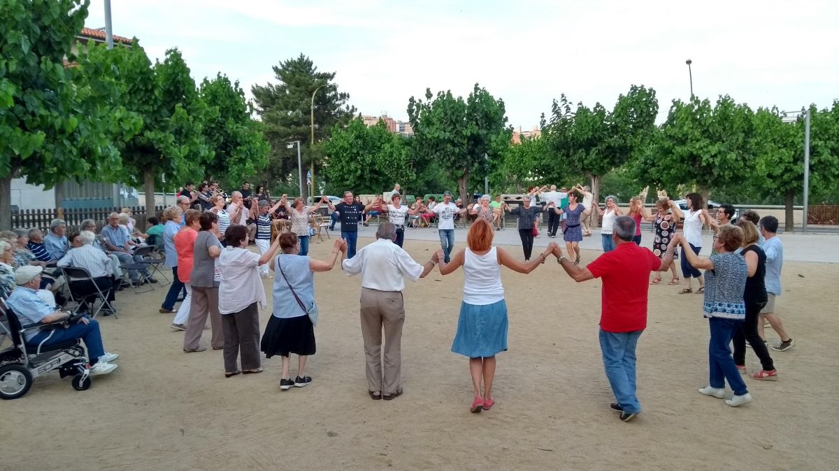 Audició de sardanes durant la festa major del barri La Plana del Castell l'any passat