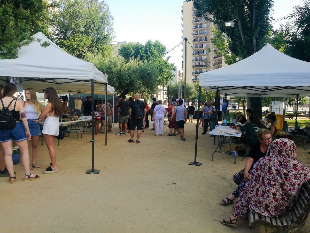 Ambient a la plaça Pearson a la festa de benvinguda dels infants sahrauís