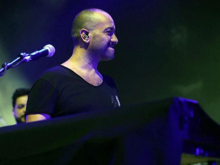 Xavi Pérez, conegut per la seva col·laboració amb Antonio Orozco des dels inicis de la seva carrera