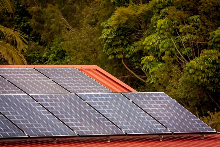 El vehicle elèctric i les energies renovables seran sector emergents en els pròxims anys