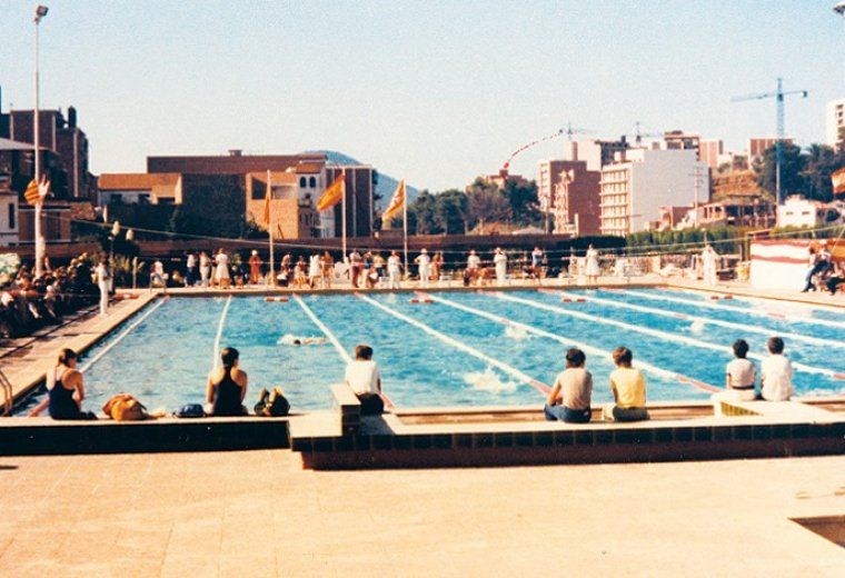 La primera piscina municipal de Rubí es va inaugurar l'any 1971