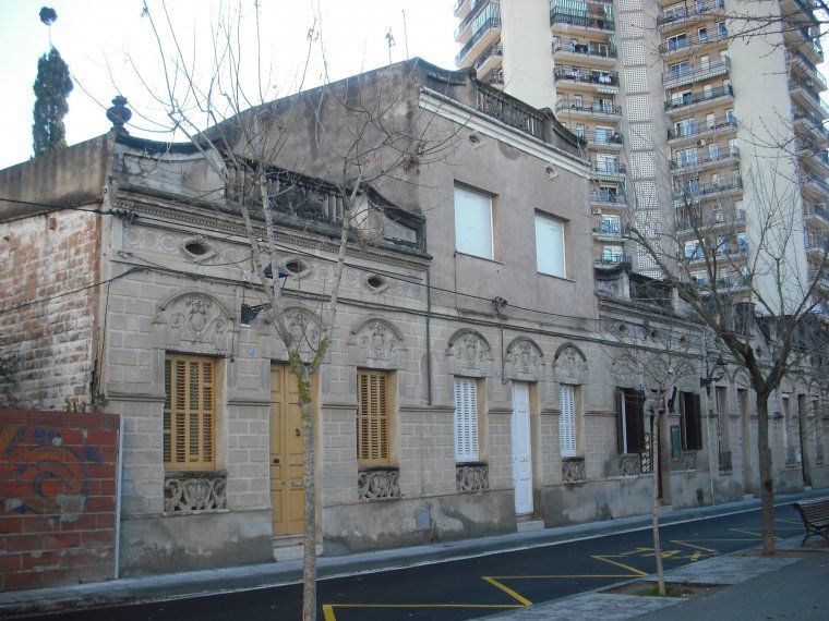 Les cases d'Àngela Gilabert a la plaça del Domènech