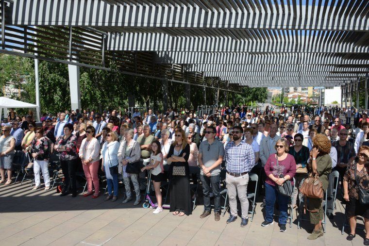 Celebració de La Cruz de Mayo a la Rambla del Ferrocarril en una edició anterior. FOTO: Ajuntament de Rubí - Localpres Celebració de La Cruz de Mayo a la Rambla del Ferrocarril en una edició anterior. FOTO: Ajuntament de Rubí - Localpres