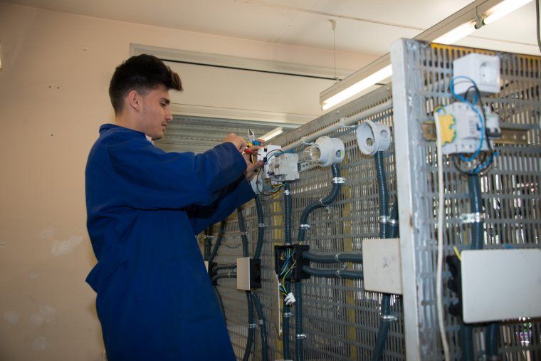 El Garantia Juvenil facilita que els joves puguin rebre una oferta d'ocupació, de pràctiques o de formació contínua