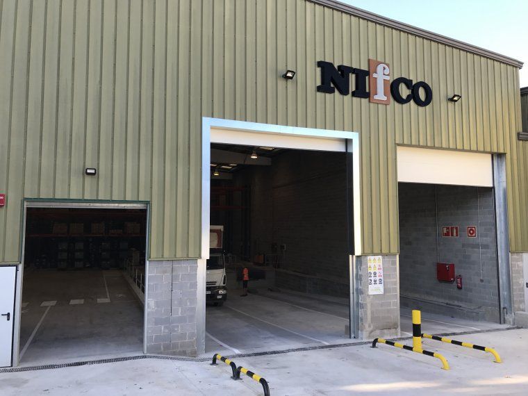 Façana del nou magatzem de NIFCO Products España ubicat al polígon industrial La Llana de Rubí