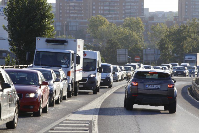 Imatge d'arxiu de retencions de cotxes 