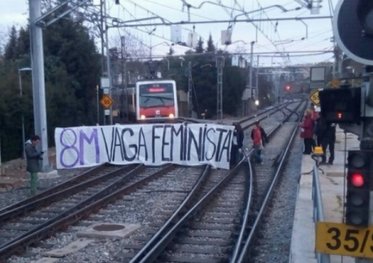 Tall a les vies de tren dels Ferrocarrils a l'estació de Sant Cugat