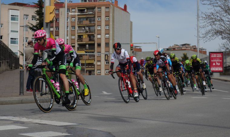 Els ciclistes de La Volta a Catalunya al seu pas per Rubí