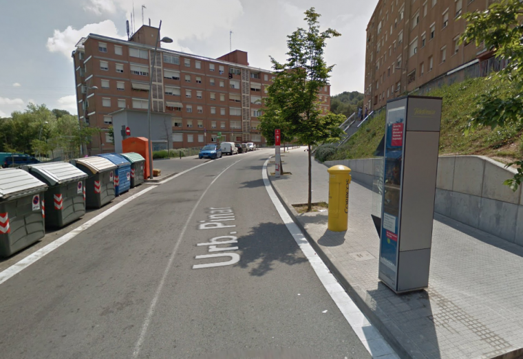 Un telèfon públic situat a la urbanització de El Pinar