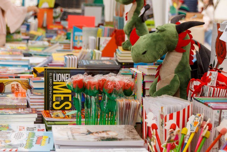 Set comerços de Rubí s'han adherit a la campanya de Sant Jordi online de SlowShopping.cat