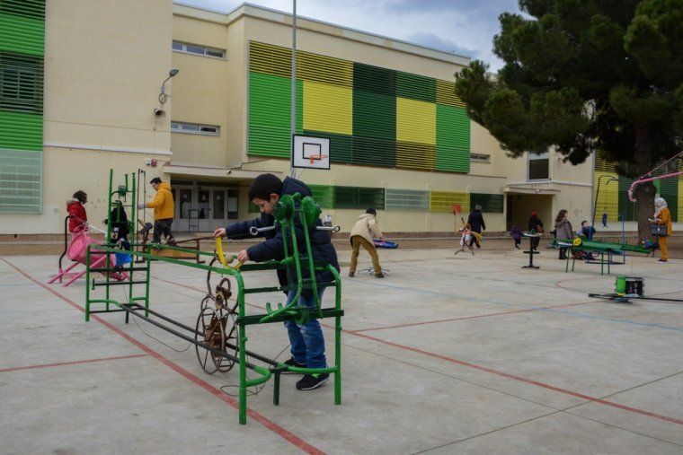 El pati de l'Escola Pau Casals durant una jornada de portes obertes. FOTO: Arxiu