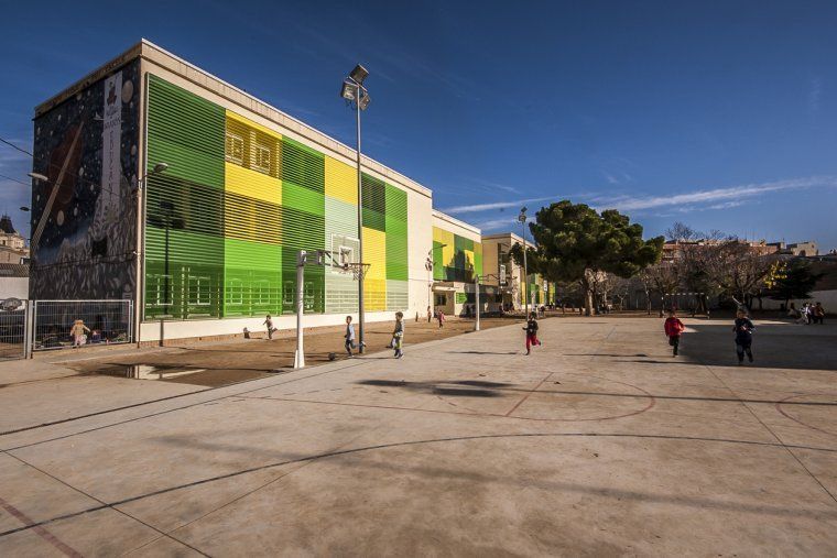 El tancament d'escoles, instituts i universitats pel coronavirus afecta a Rubí i tot Catalunya. El tancament d'escoles, instituts i universitats pel coronavirus afecta a Rubí i tot Catalunya.