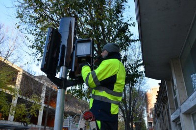 Semàfors amb sistemes sonors per a invidents