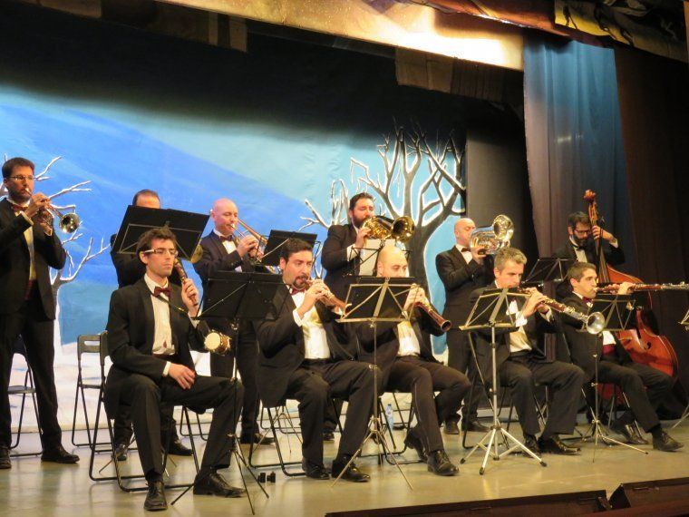 La cobla Jovenívola de Sabadell, en un concert de sardanes. FOTO: Arxiu