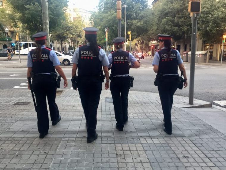 Quatre agents de Mossos d'Esquadra dones
