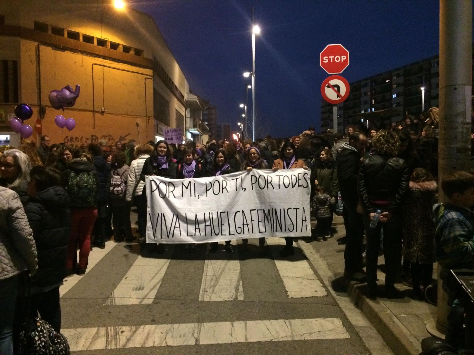 La manifestació del 8M a Rubí en imatges