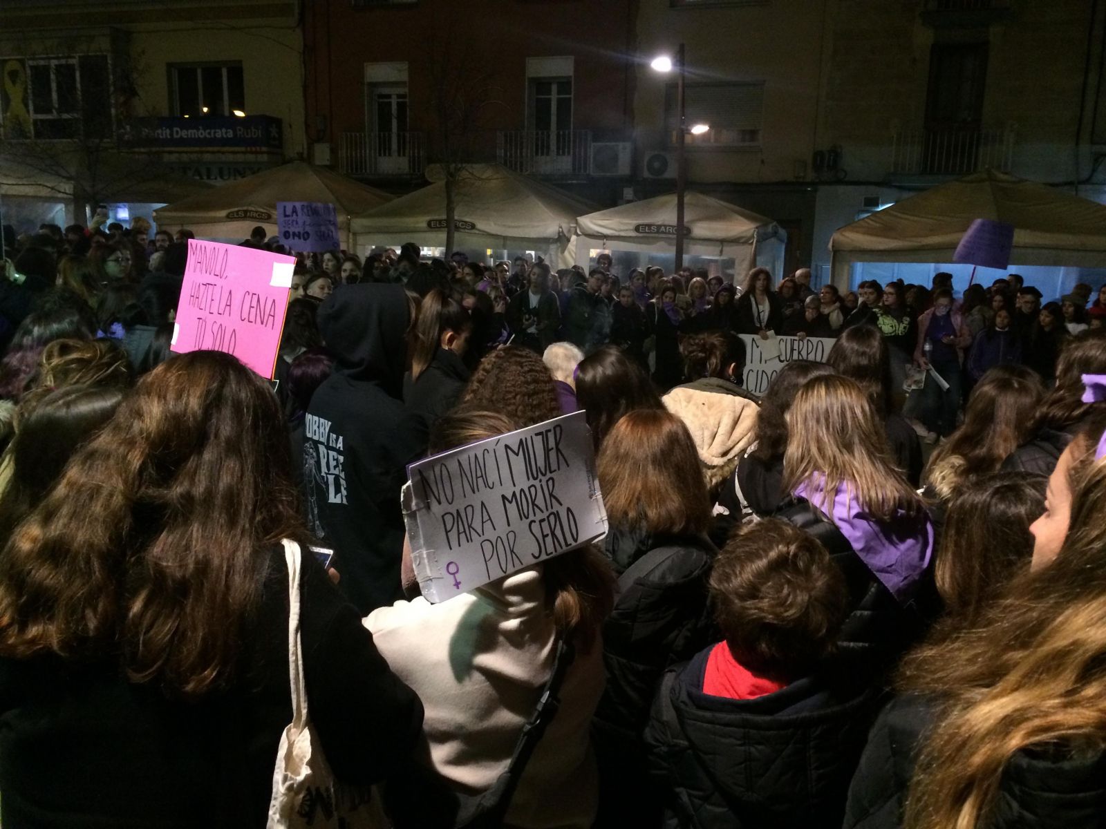 La manifestació del 8M a Rubí en imatges