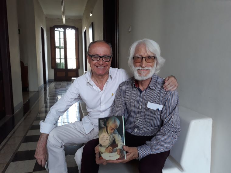 Enric Larreula i Martí Pujol, moments abans de la presentació del llibre