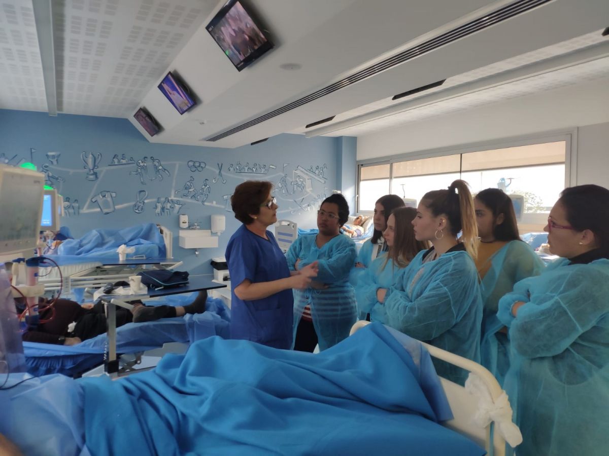 Alumnes de cicle formatiu en l'àmbit sanitari.