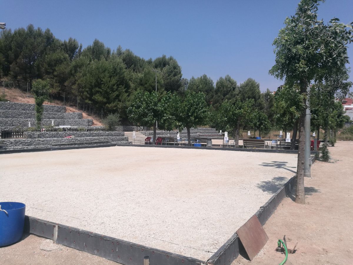 Les pistes de petanca de Cova Solera. Les pistes de petanca de Cova Solera.