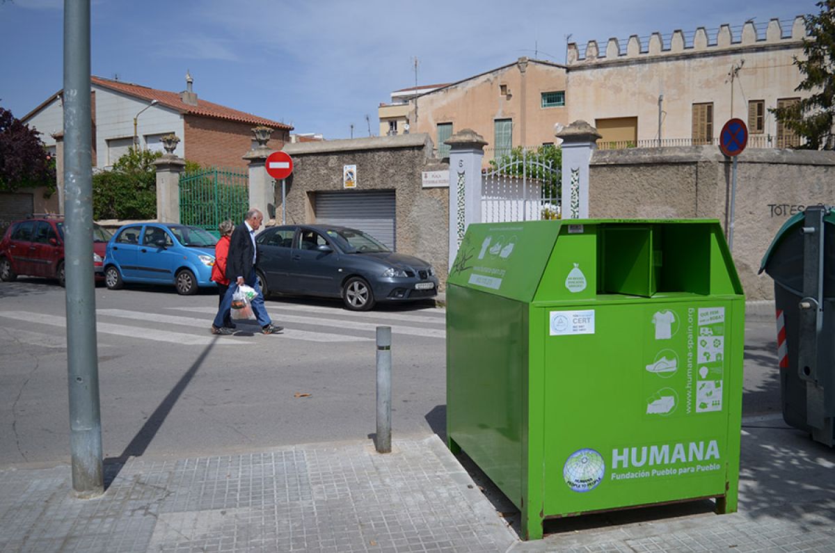 Un contenidor verd d'Humana a Rubí Un contenidor verd d'Humana a Rubí