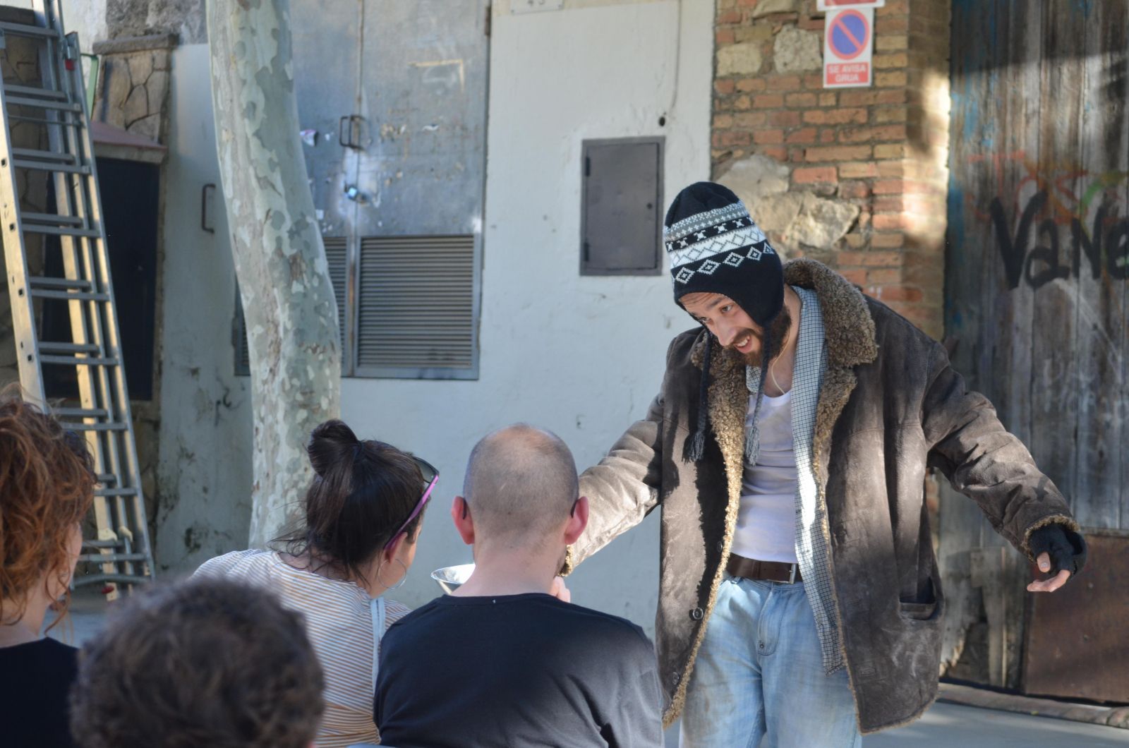 La noche es fría y al invierno no le gustan los perros, al festival de Teatre sense Teatre de Rubí