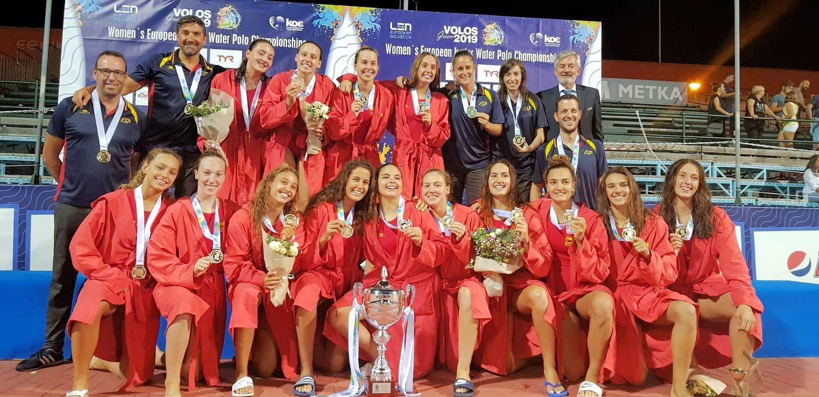 L'Ariadna Ruiz amb la resta de la selecció espanyola (cinquena des de la dreta de la primera fila)