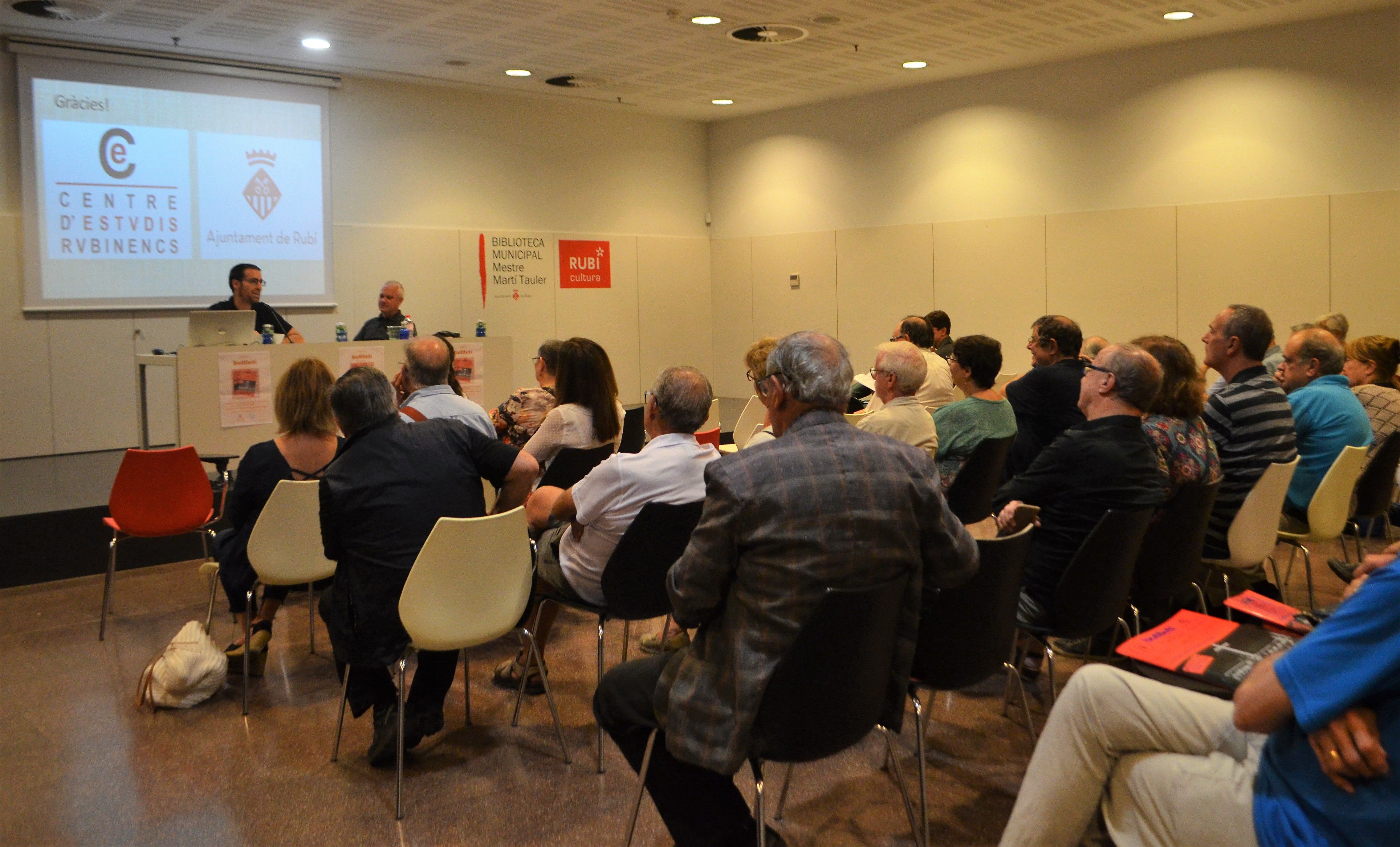 Eduard Puigventós i Jordi Vilalta durant la presentació del nou butlletí