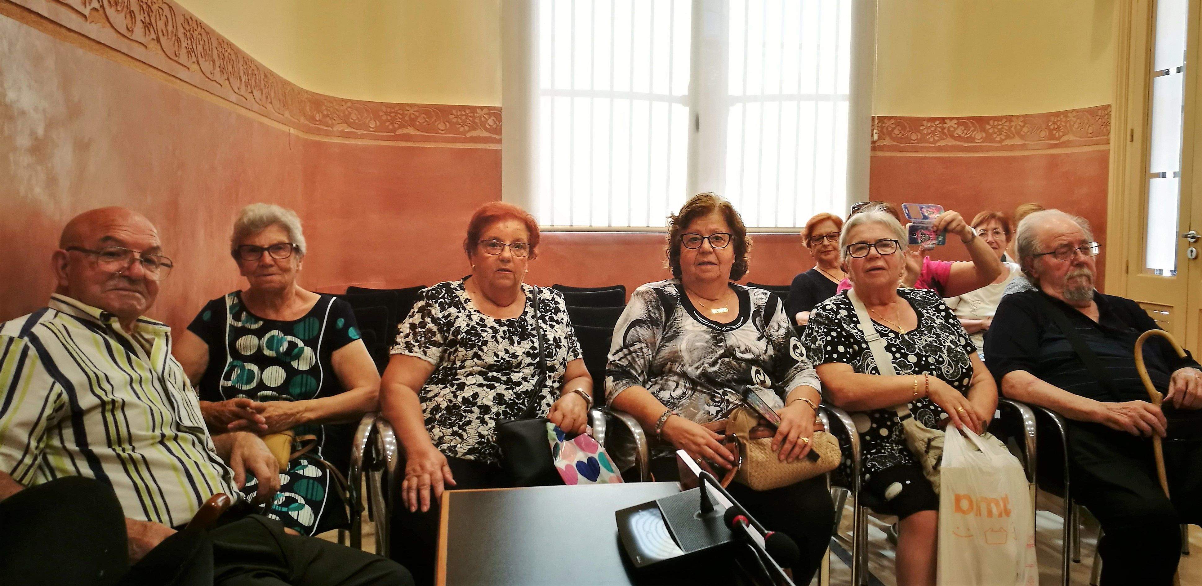 Rubinencs i rubineques de més de 60 anys que han assistit a la presentació de la programació ‘Gaudeix de la vida en gran!’