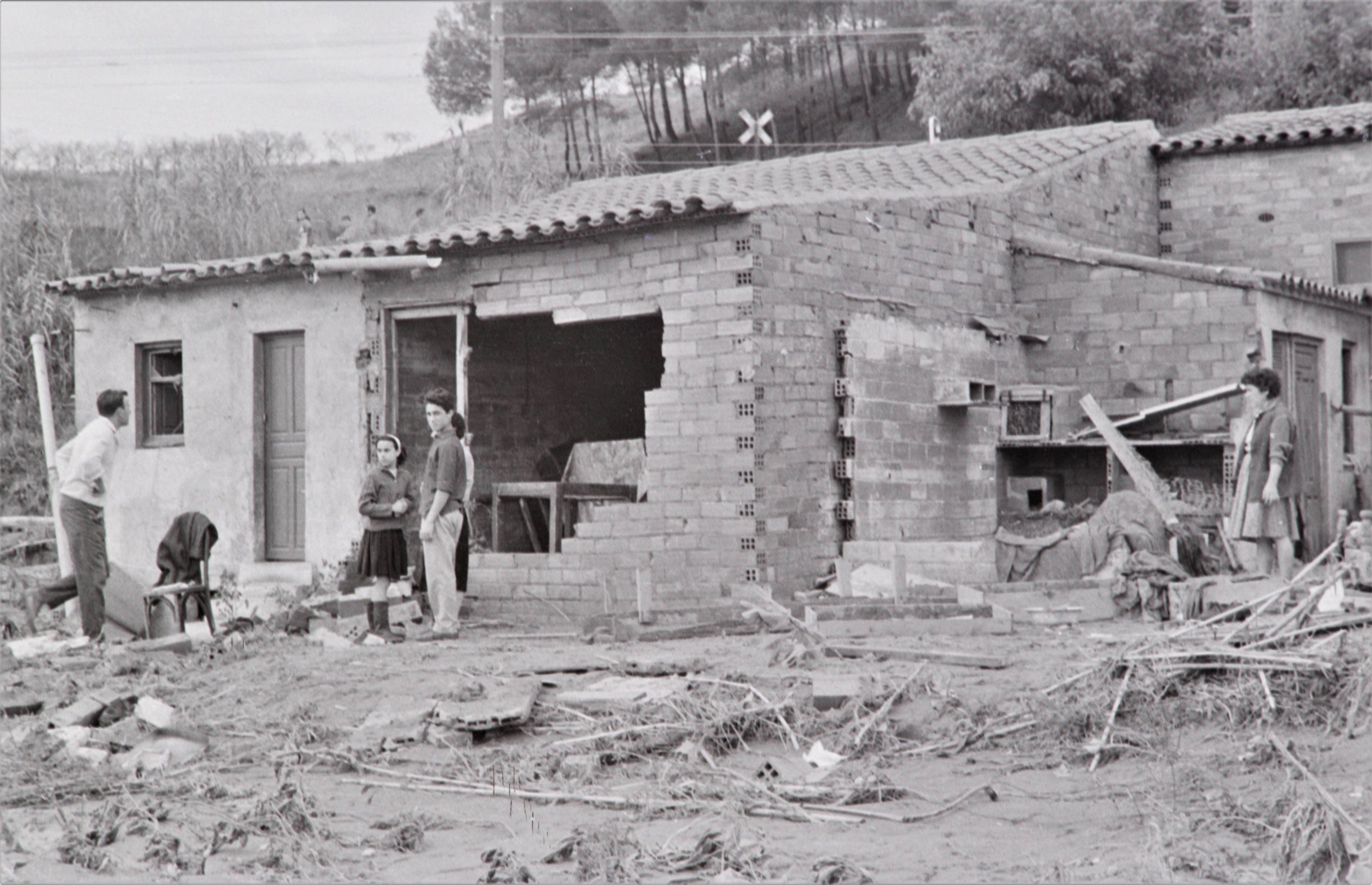 Una casa del barri de la Font de la Via afectada per la rierada del 1962