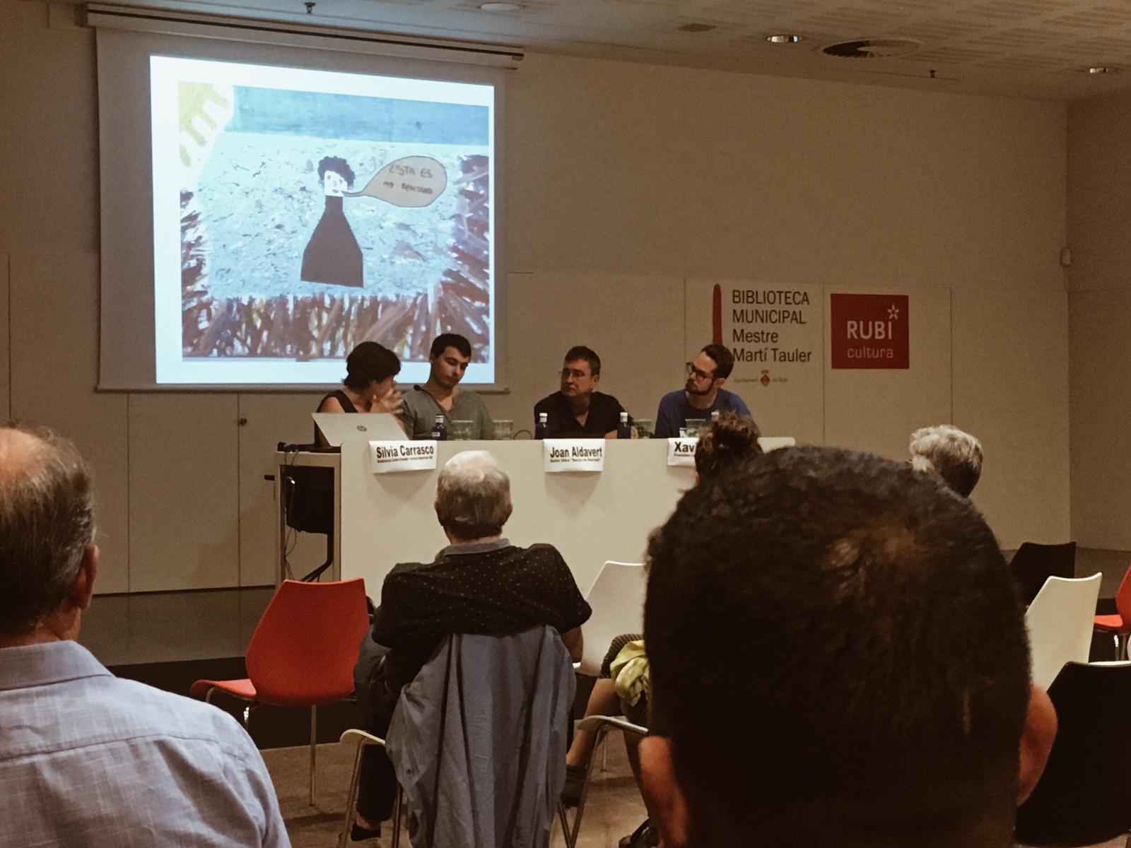 La xerrada sobre persones migrants va tenir lloc dissabte passat a la Biblioteca municipal de Rubí. FOTO: Cedida.