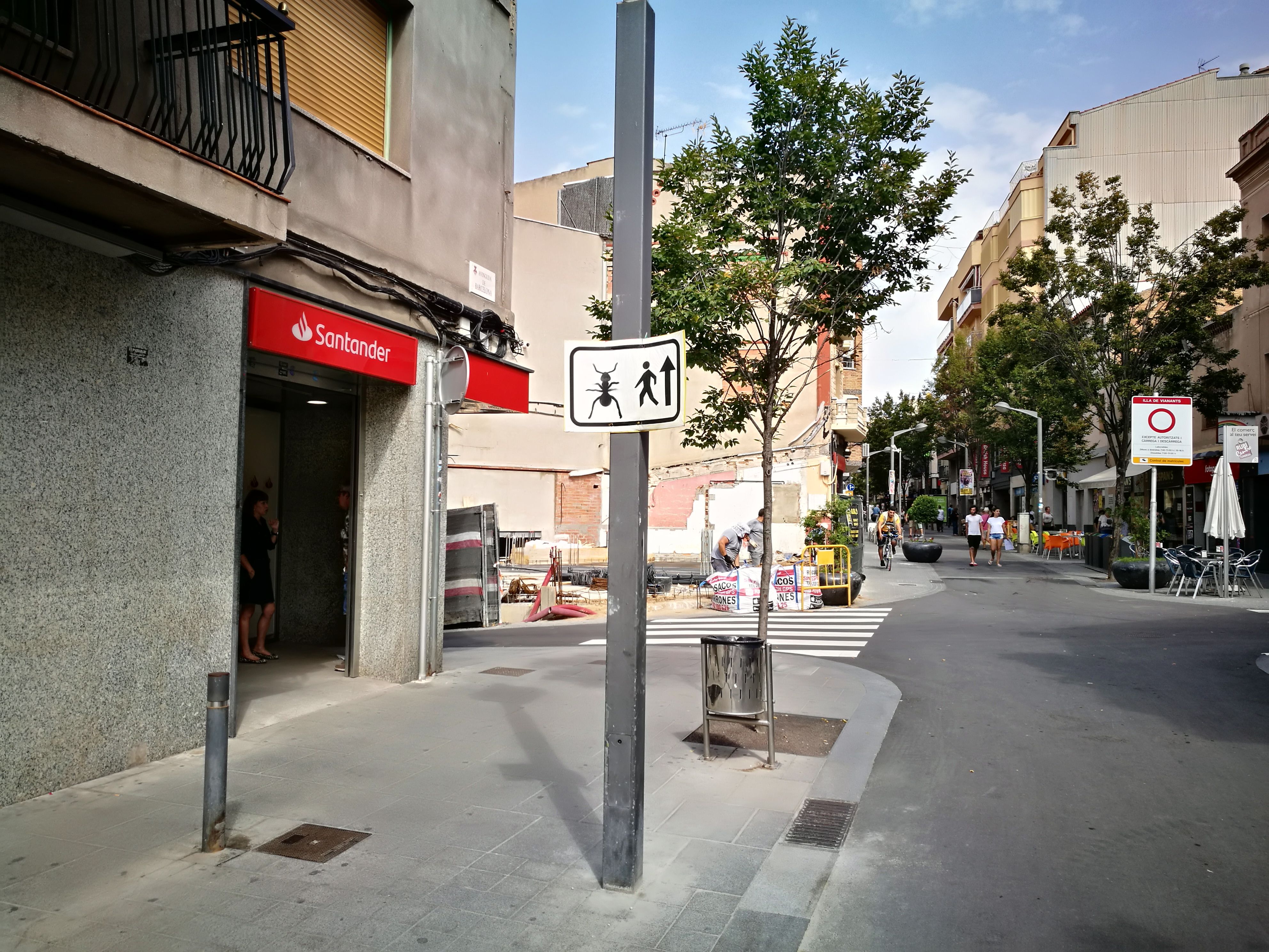 Cartell a l'avinguda Barcelona de Rubí. FOTO: Redacció.