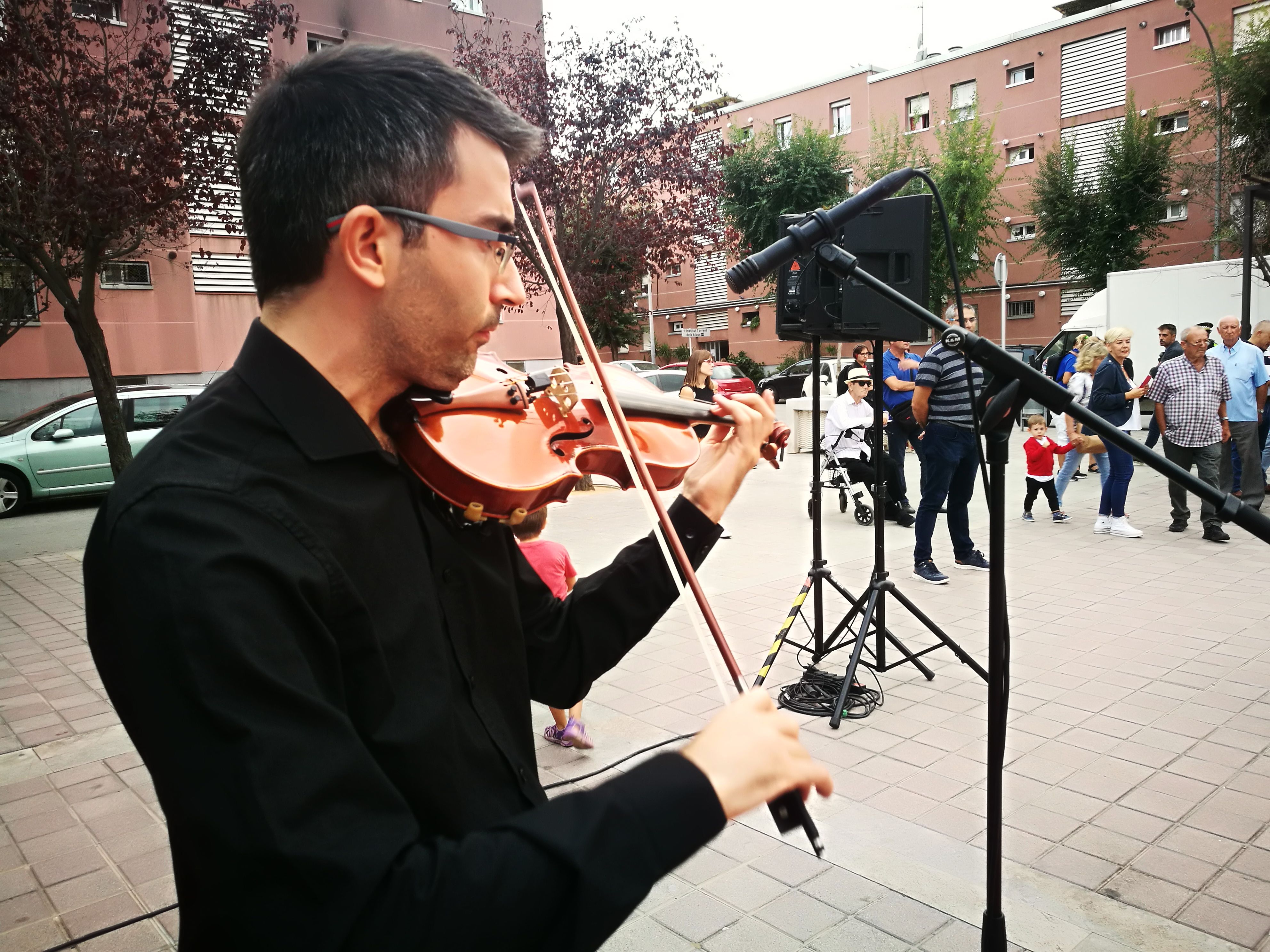 El professor de l’Escola Municipal de Música Pere Burés de Rubí, Jordi Roca. FOTO: Redacció.