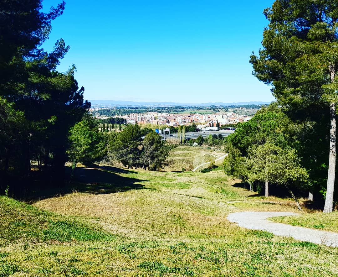 Molts ciutadans de Rubí i Sant Cugat han aprofitat aquest espai verd per fer excursions o passejar amb els gossos. FOTO: Redacció