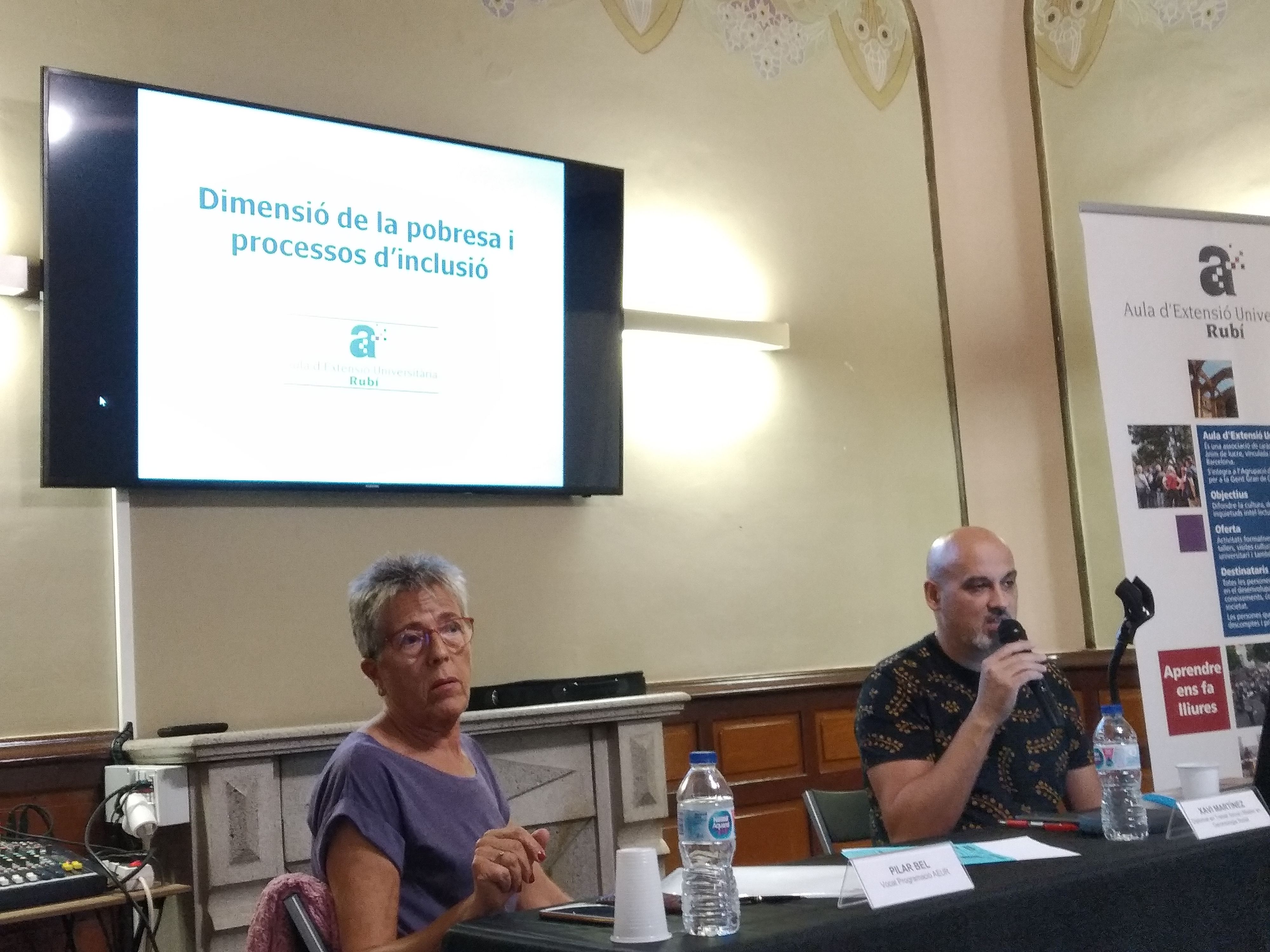 Xavier Martínez va ser l'encarregat d'oferir una conferència sobre la pobresa a l’Aula d’Extensió Universitària de Rubí. FOTO: Cedida