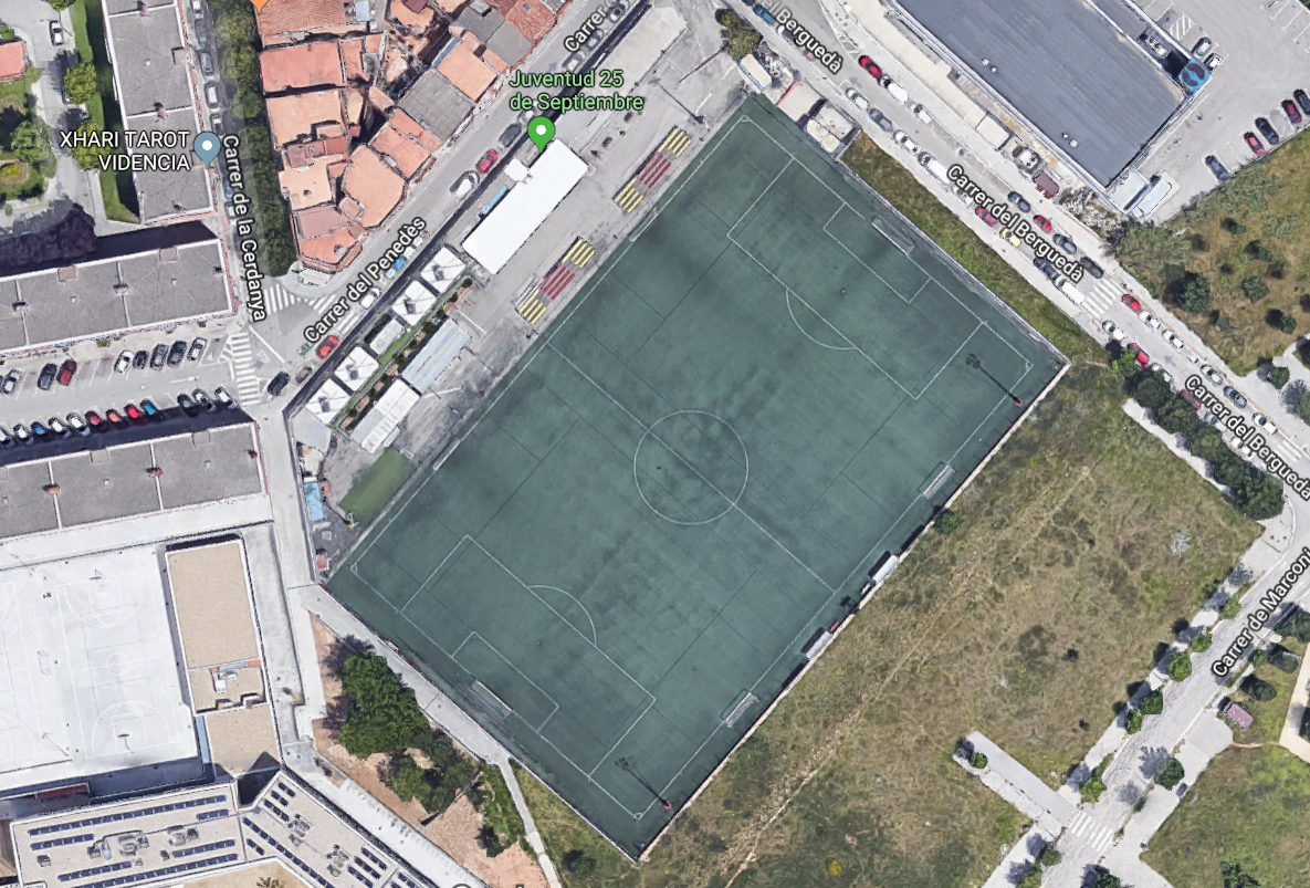 Vista aèria actual del camp de futbol del 25 de Setembre. FOTO: Google Maps
