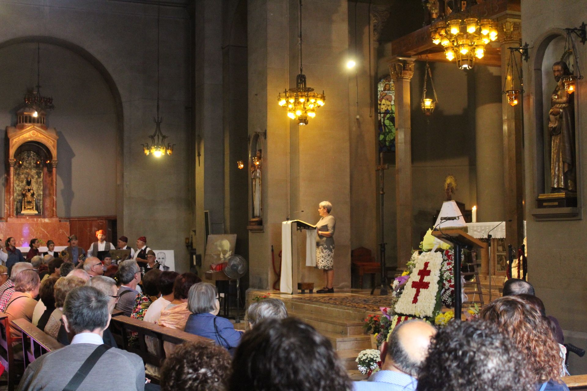 El Centre Aragonès de Rubí ha organitzat l'ofrena per la Verge del Pilar. FOTO: Redacció