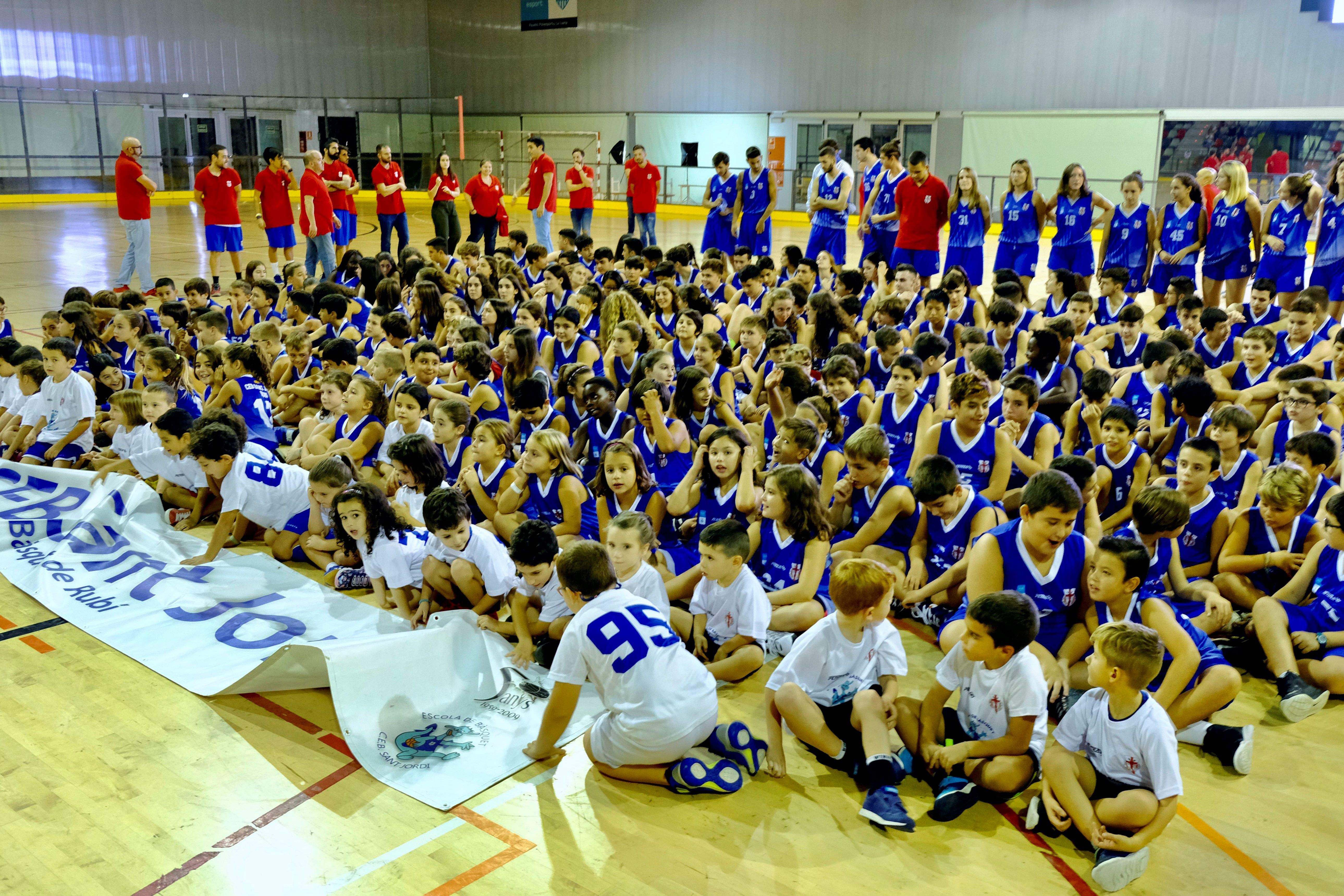 El Club Esportiu de Bàsquet de Rubí presenta els jugadors de la nova temporada