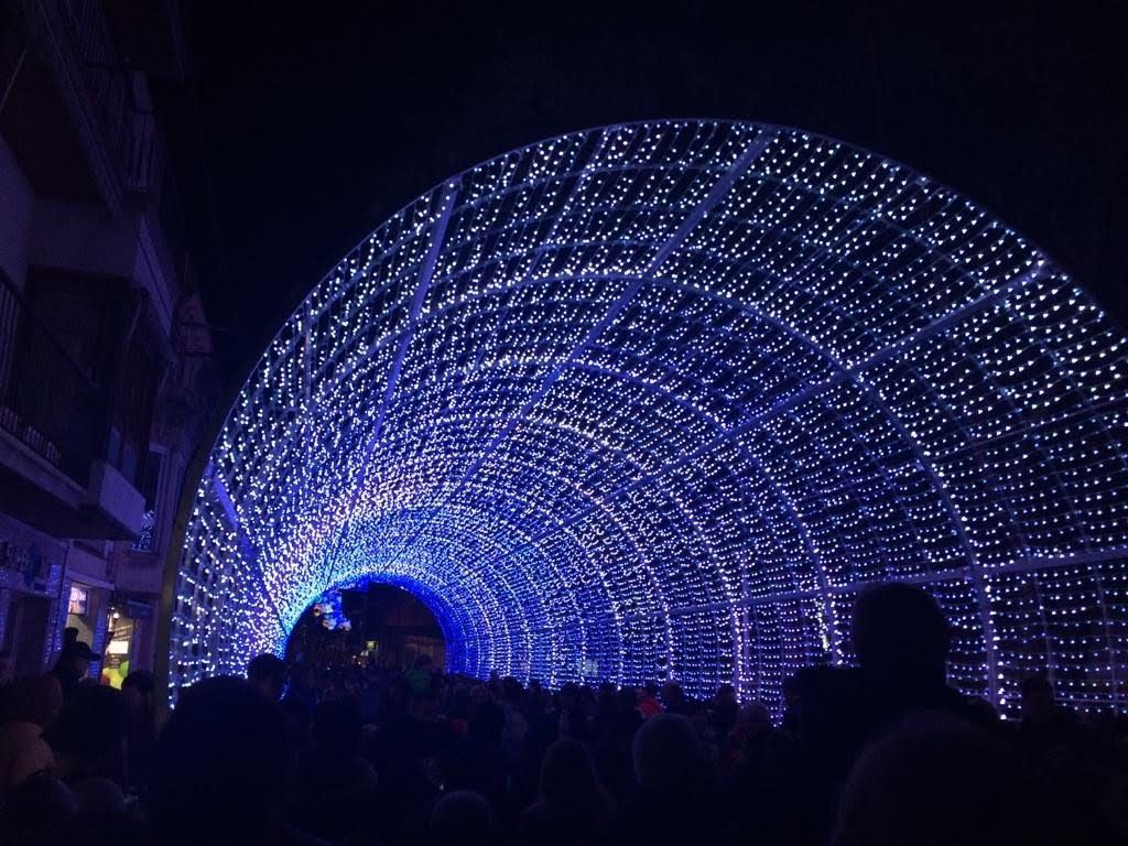 El túnel de llum es va estrenar per Nadal l'any passat. FOTO: N.E.