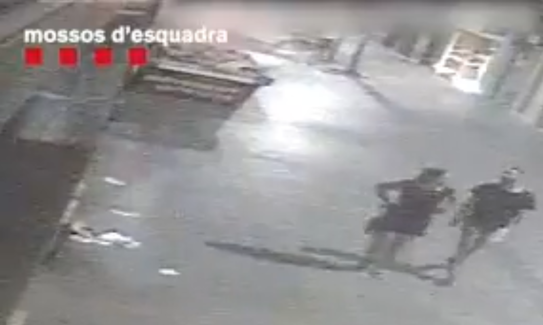 En els fets i en la mort de la víctima hi participa un home que anava acompanyat d’una dona. FOTO: Mossos d'Esquadra