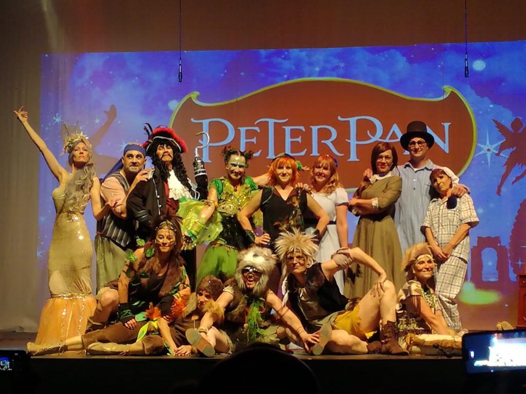 El grup d'actors i actrius amateurs han representat el musical de Peter Pan a Rubí El grup d'actors i actrius amateurs han representat el musical de Peter Pan a Rubí
