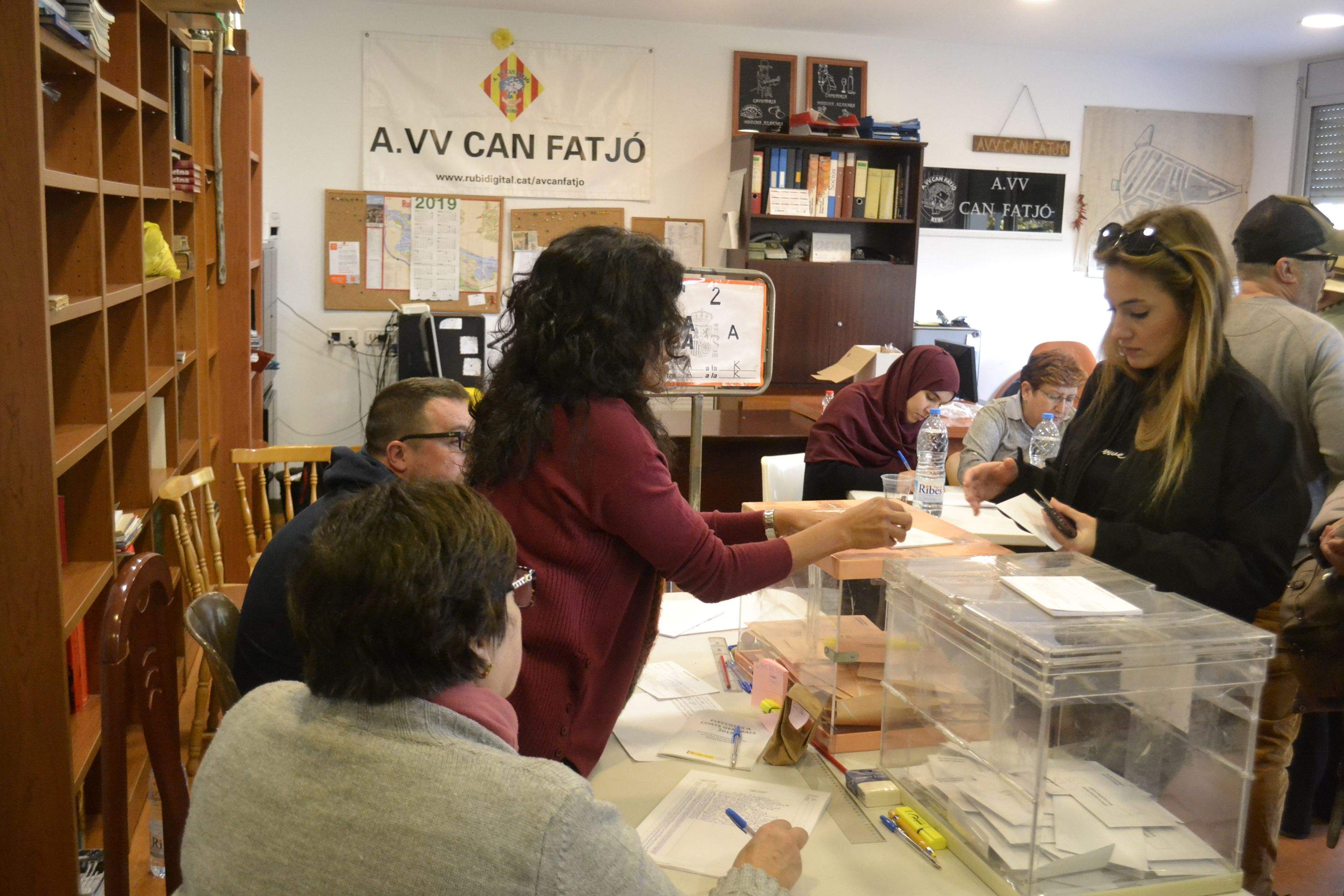 Eleccions generals del 10-N a Rubí. FOTOS: Marcel Marsal
